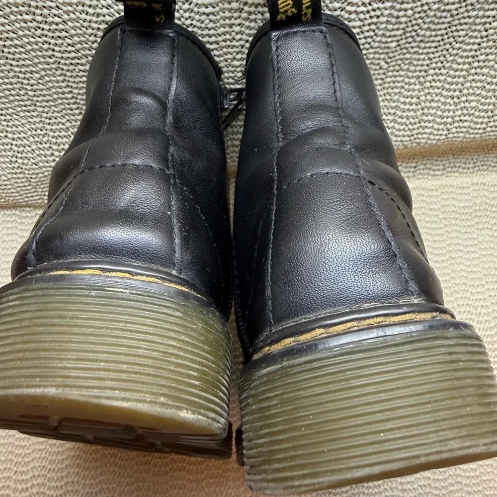 Dr. Martens 1460 Junior boots in a Monochrome Black 2